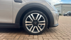 MINI Hatchback 1.5 Cooper Exclusive 3dr Auto Petrol Hatchback